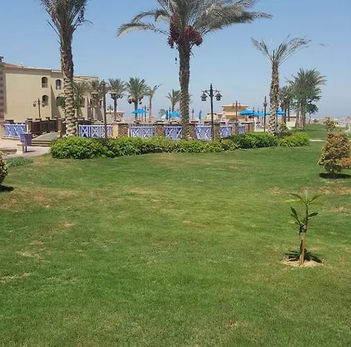 مميز ارضي بحديقة علي حمام السباحة مباشرة بورتو ساوث العين السخنة للعائلات فقط * Ajn-Szuhna
