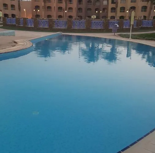 مميز ارضي بحديقة علي حمام السباحة مباشرة بورتو ساوث العين السخنة للعائلات فقط Alpesi faház