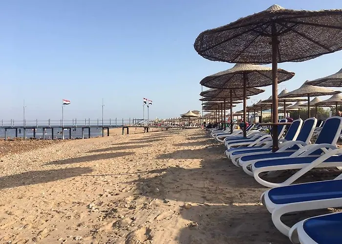 Alpesi faház مميز ارضي بحديقة علي حمام السباحة مباشرة بورتو ساوث العين السخنة للعائلات فقط